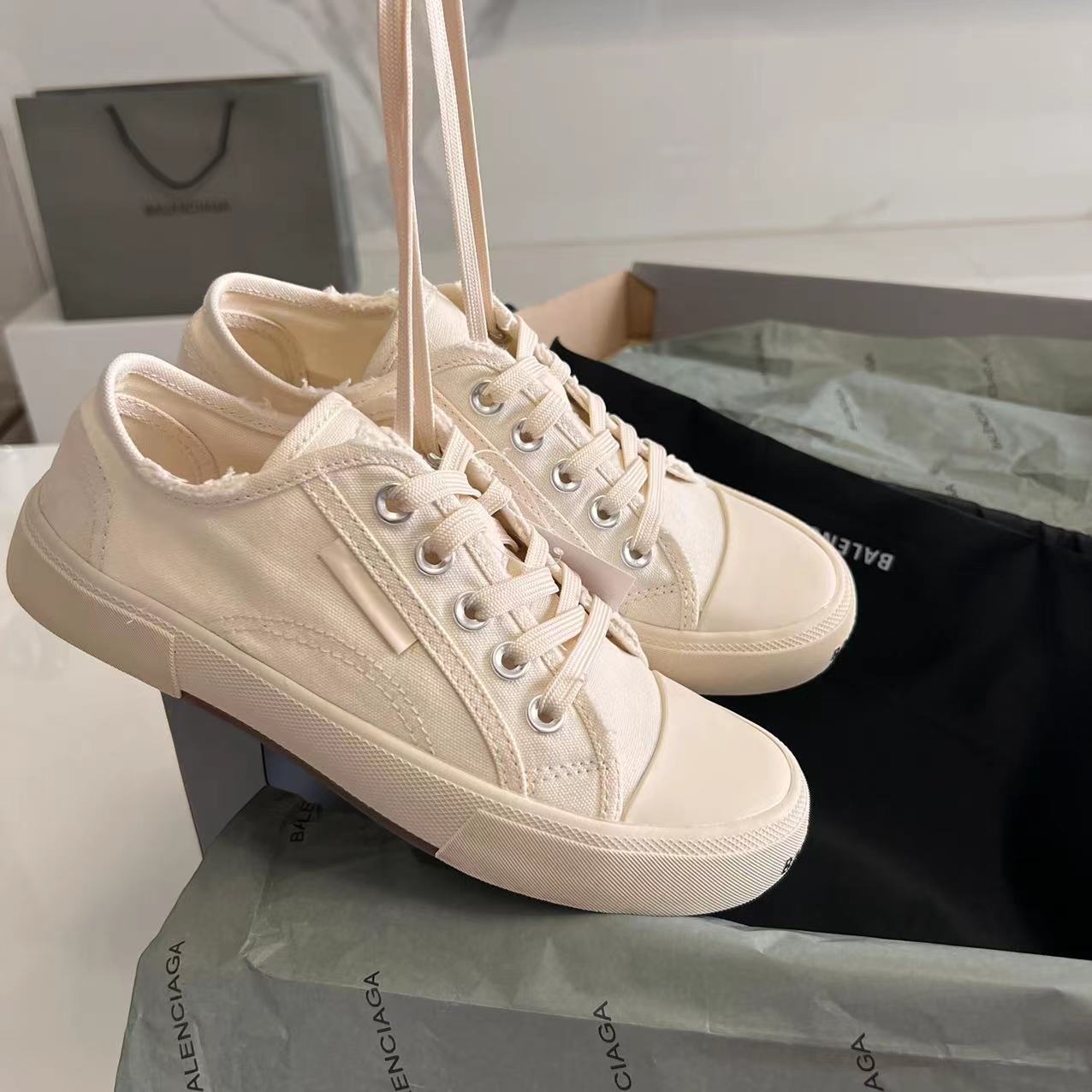 Balenciaga Paris Low Top Sneaker In White  - FashionPlug