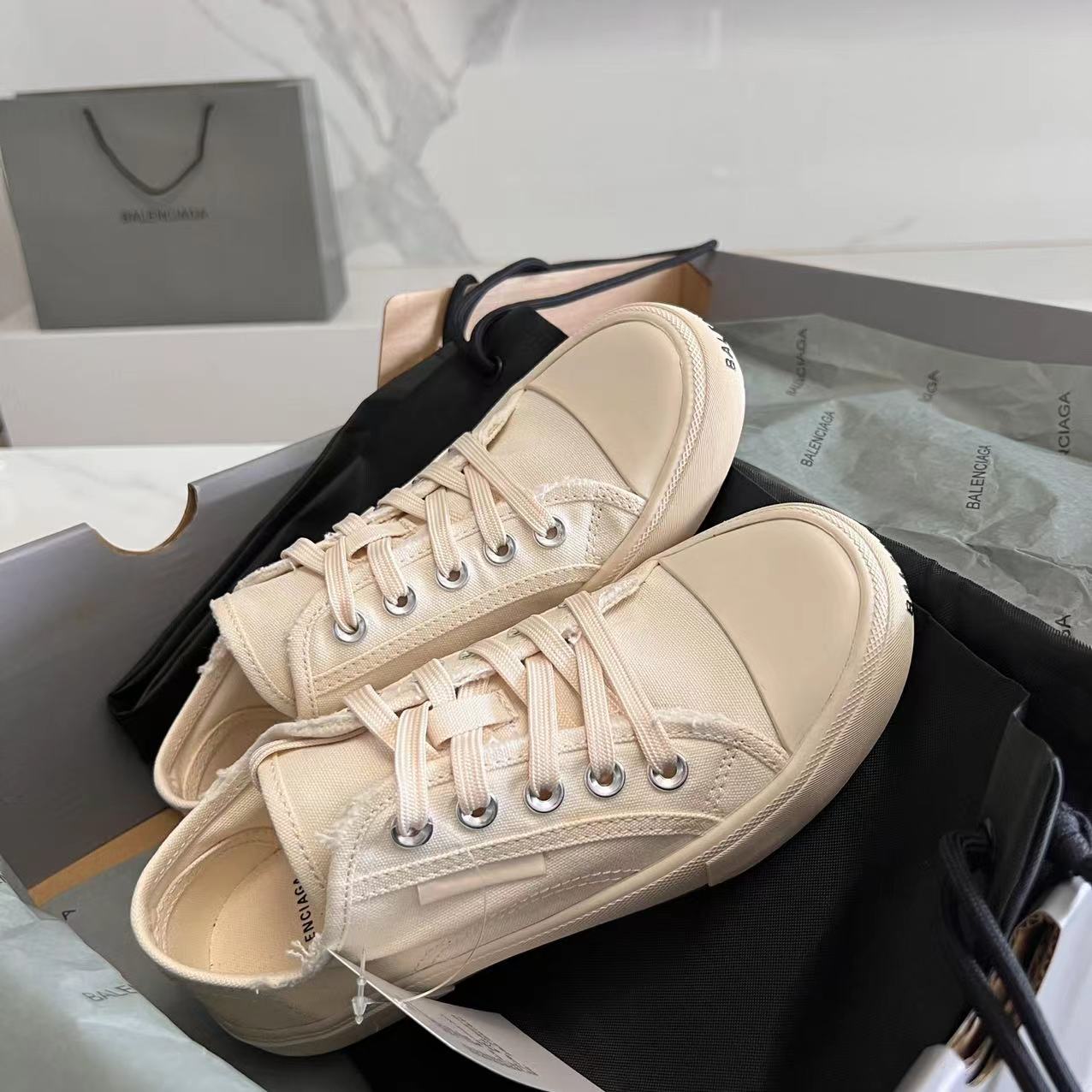 Balenciaga Paris Low Top Sneaker In White  - FashionPlug