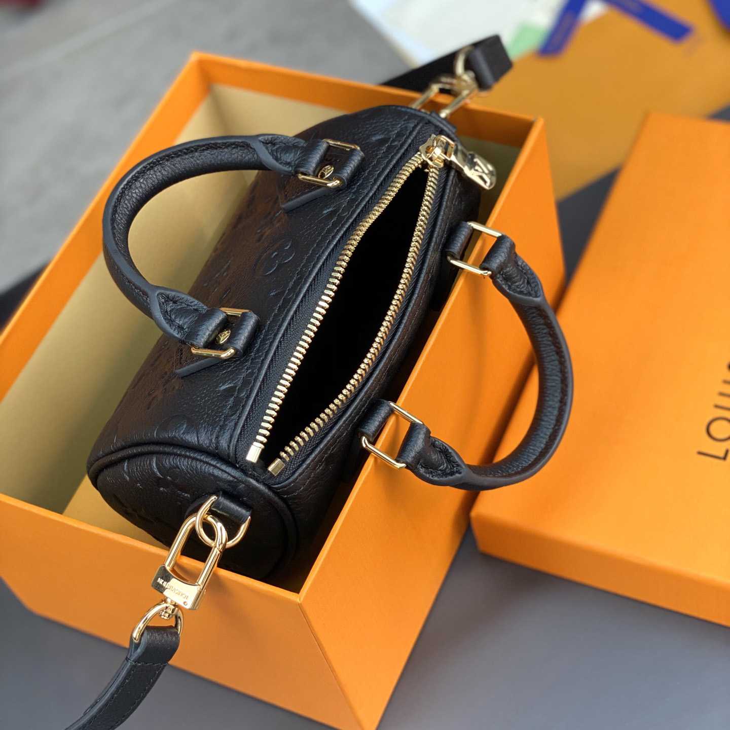 Louis Vuitton Nano Speedy (16-10-7.5cm)       M82450 - FashionPlug