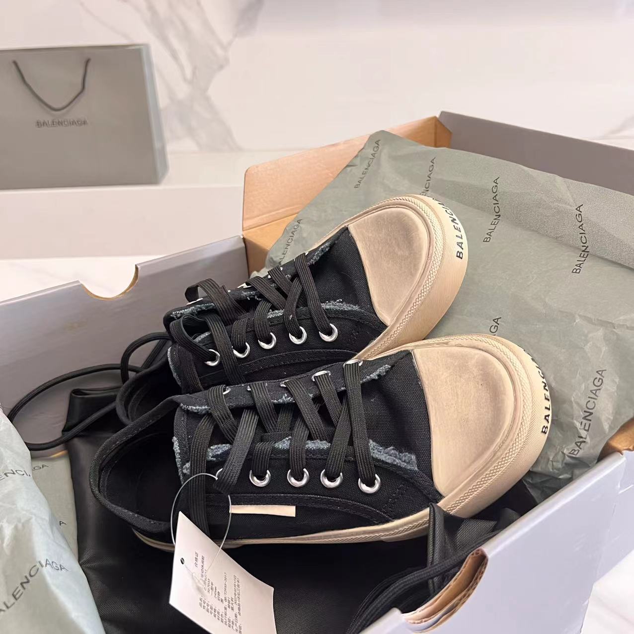 Balenciaga Paris Low Top Sneaker In Black  - FashionPlug