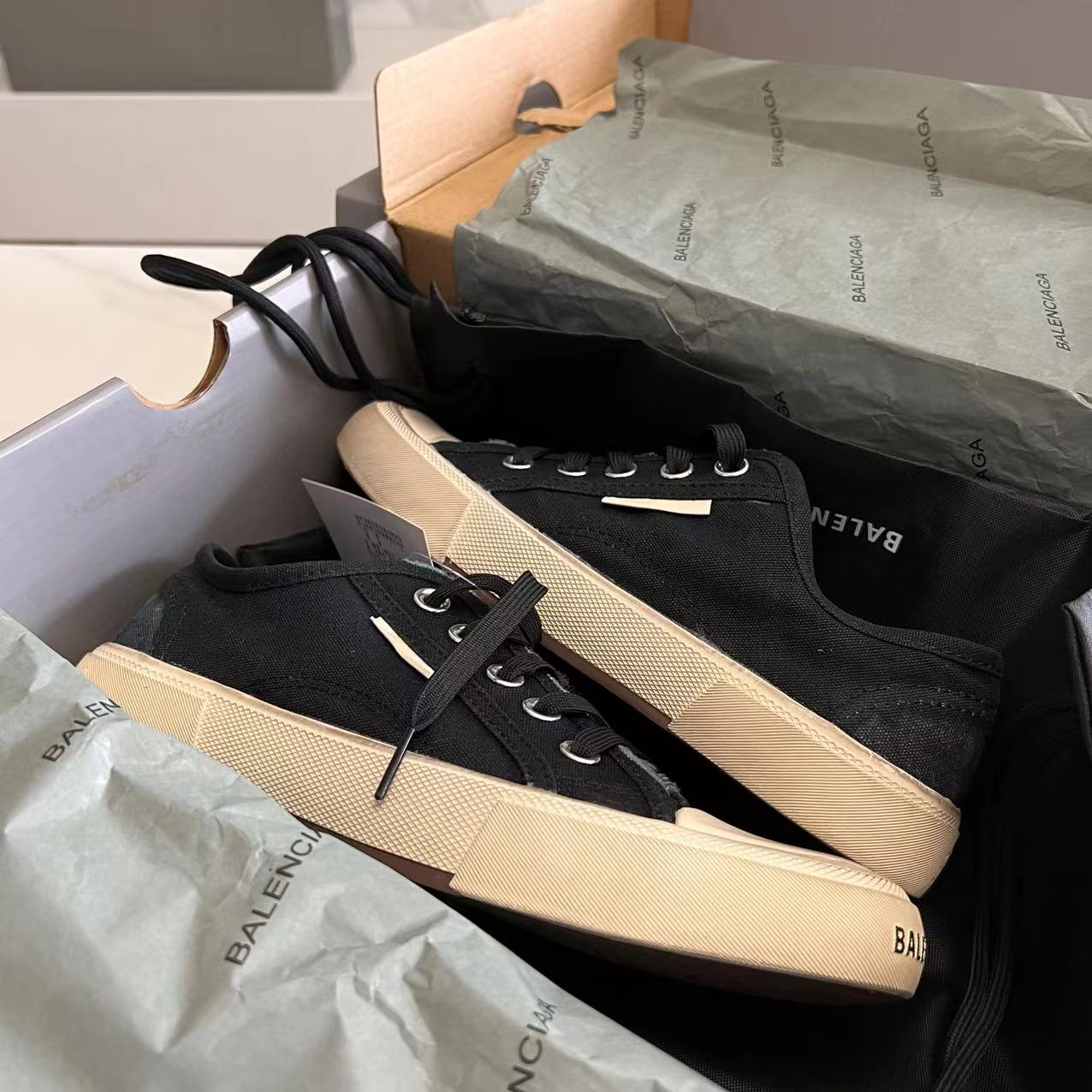 Balenciaga Paris Low Top Sneaker In Black  - FashionPlug