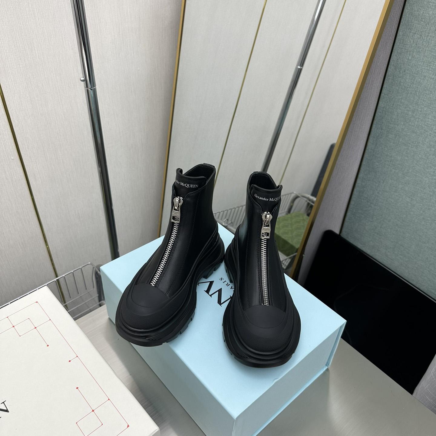 Alexander Mqueen Tread Slick Zip Boot In Black - FashionPlug