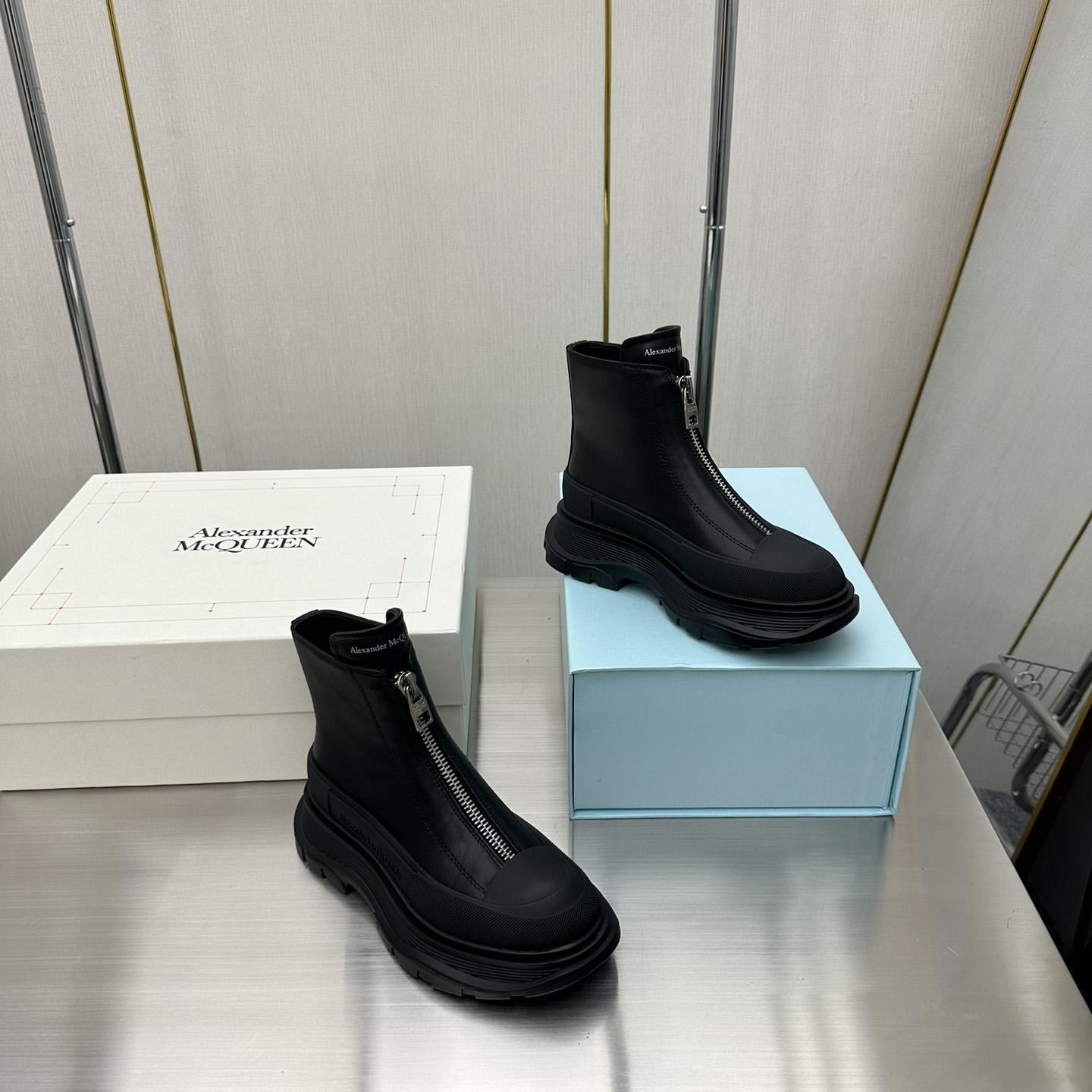 Alexander Mqueen Tread Slick Zip Boot In Black - FashionPlug