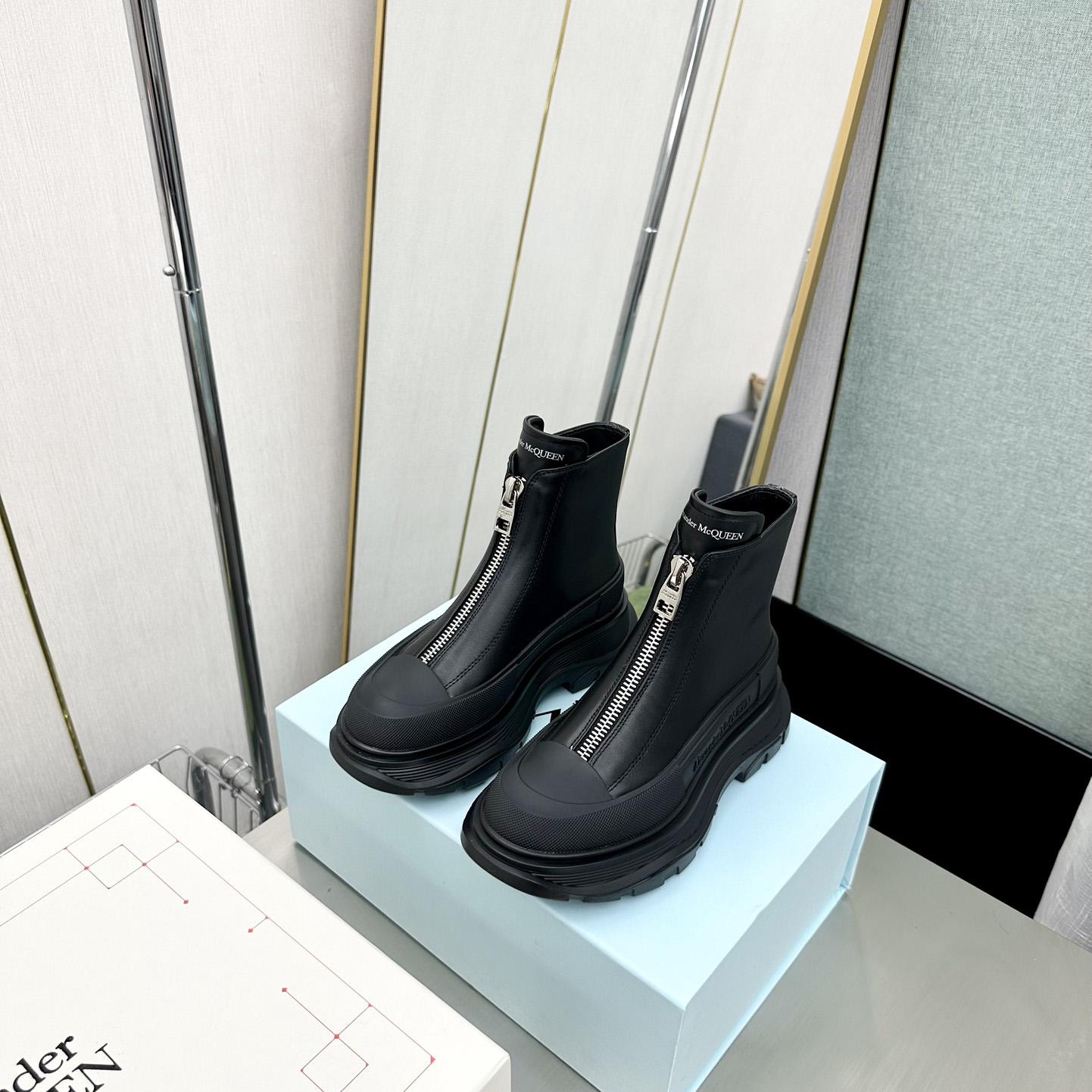 Alexander Mqueen Tread Slick Zip Boot In Black - FashionPlug