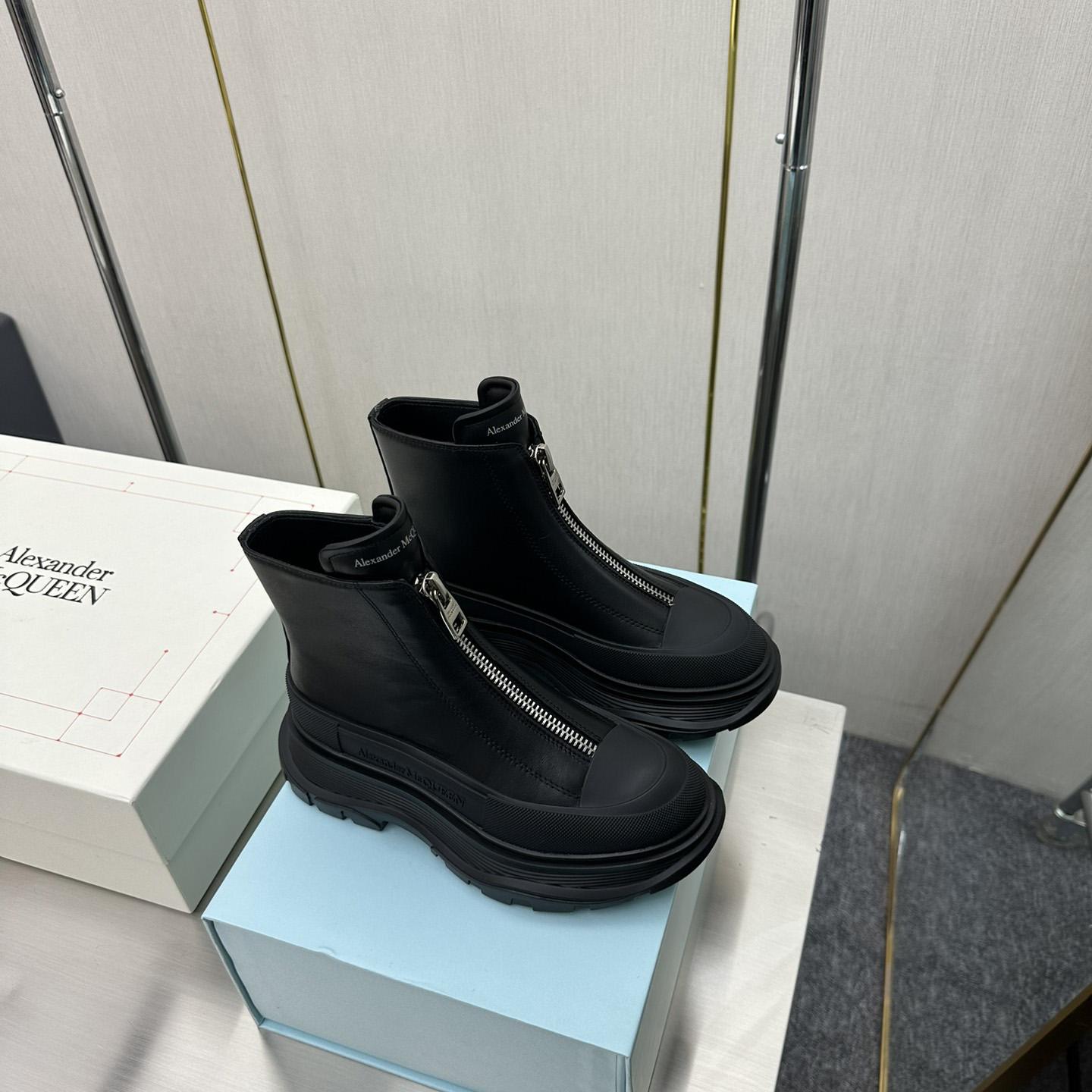 Alexander Mqueen Tread Slick Zip Boot In Black - FashionPlug