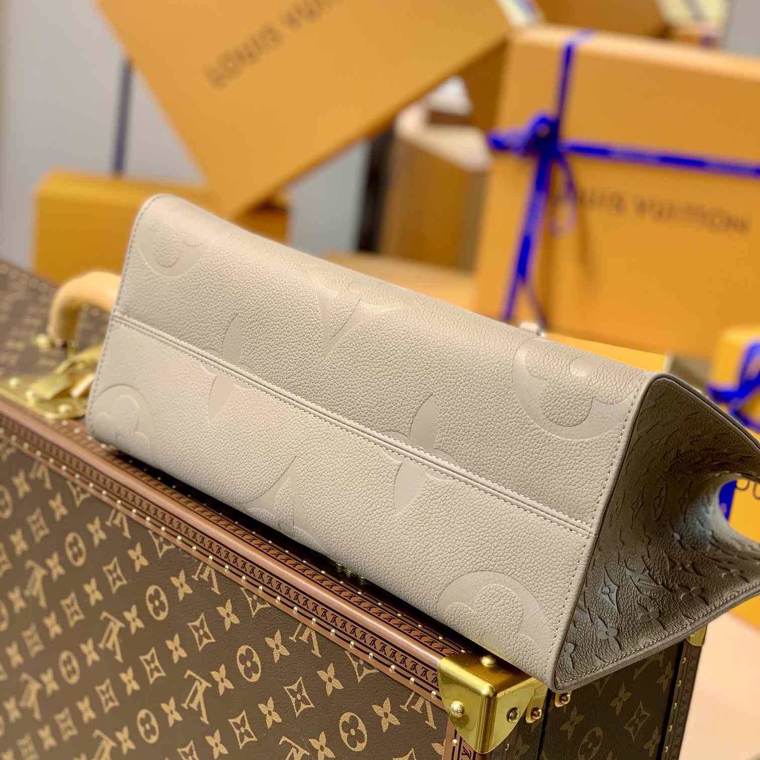 Louis Vuitton Onthego MM      M45607 - FashionPlug