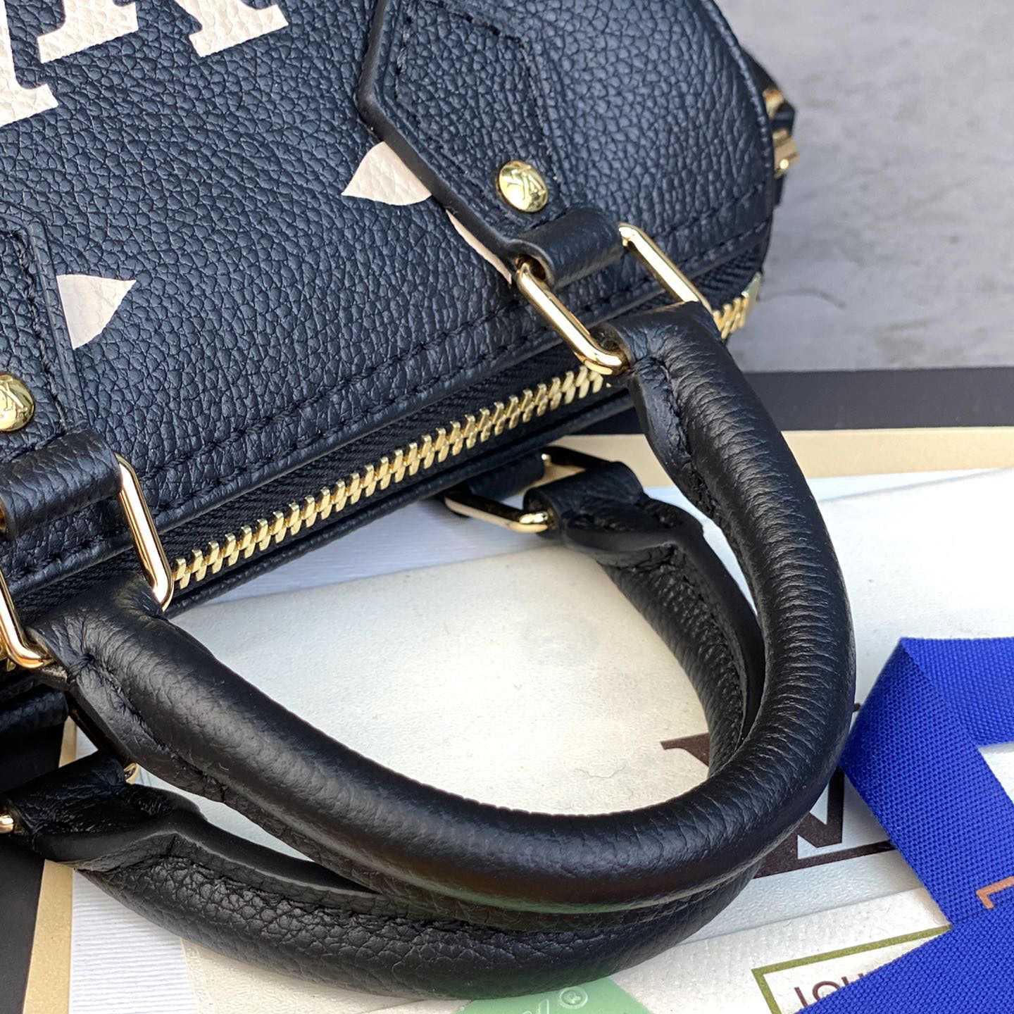 Louis Vuitton Nano Speedy (16-10-7.5cm)       M81456 - FashionPlug