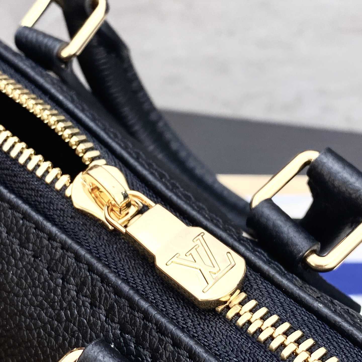 Louis Vuitton Nano Speedy (16-10-7.5cm)       M81456 - FashionPlug