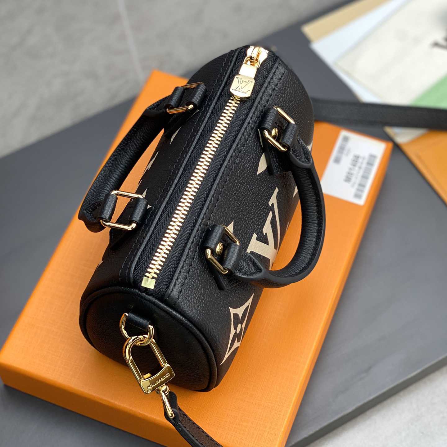 Louis Vuitton Nano Speedy (16-10-7.5cm)       M81456 - FashionPlug