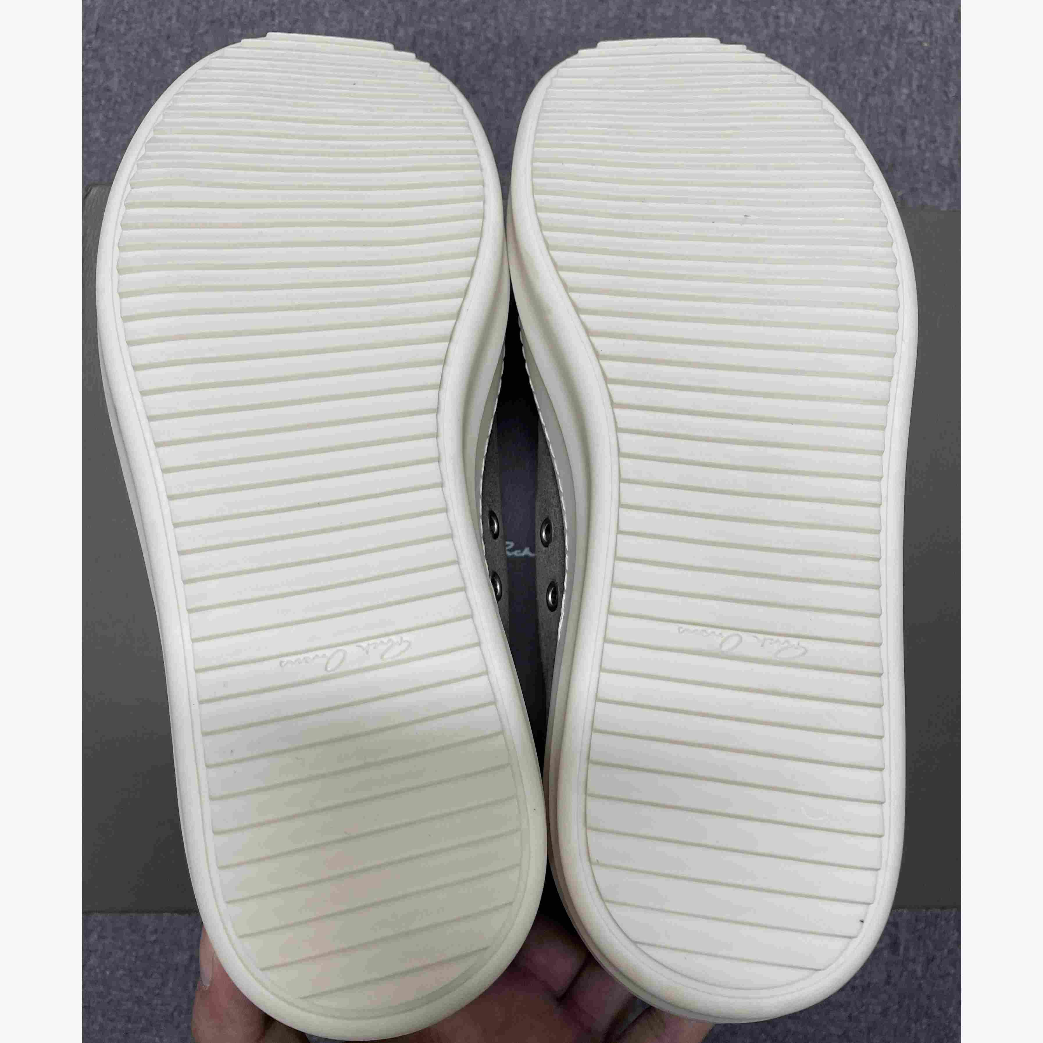 Rick Owens Low-Top Sneakers - FashionPlug