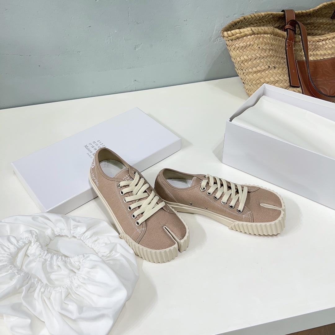 Maison Margiela Tabi Leather Sneakers    - FashionPlug