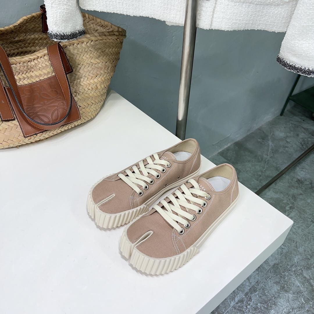 Maison Margiela Tabi Leather Sneakers    - FashionPlug