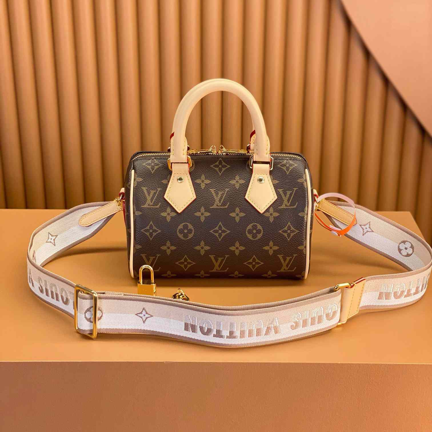 Louis Vuitton Speedy Bandoulière 20  (20.5 x 13.5 x 12cm)       M46222 - FashionPlug