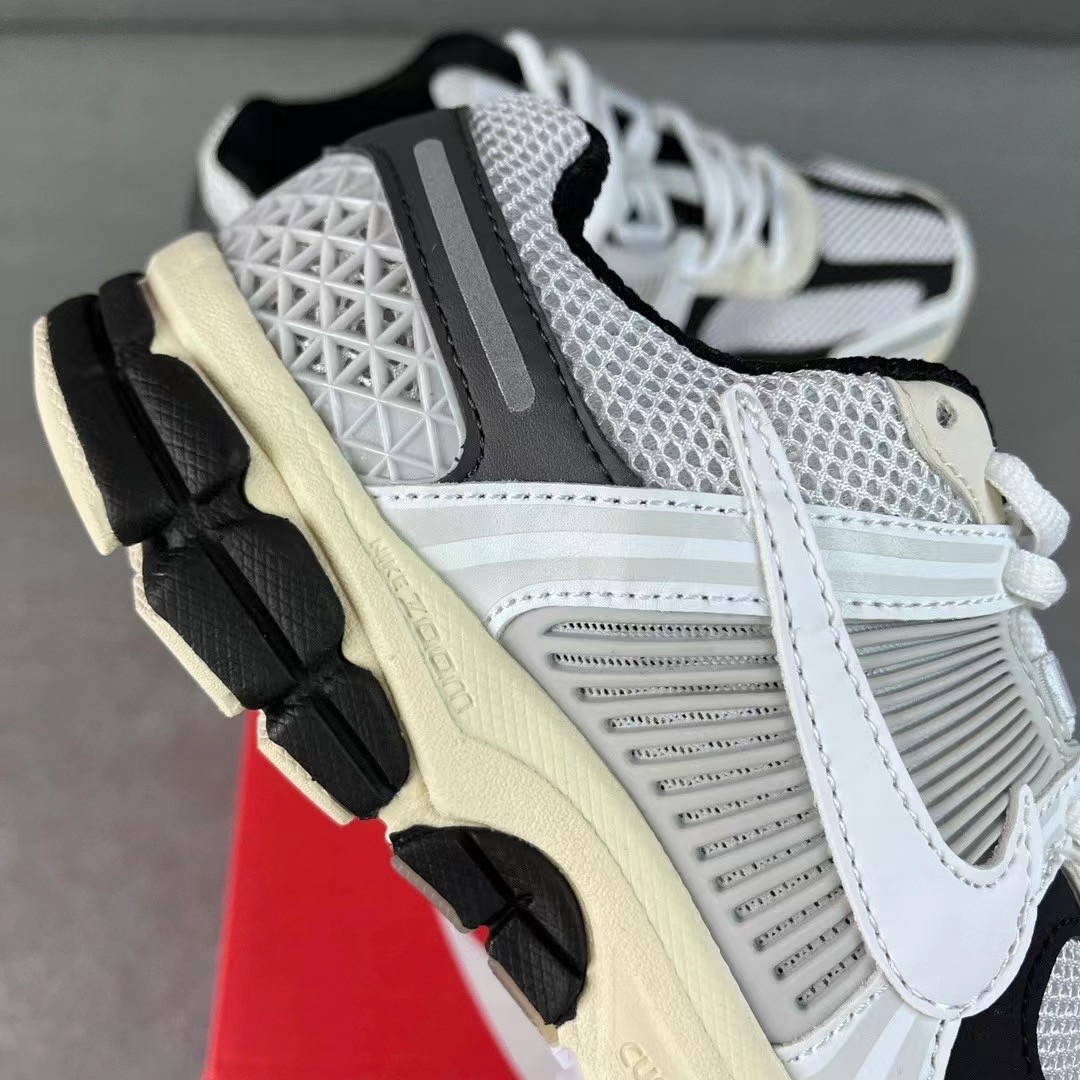 Nike Air Zoom Vomero 5 Sneaker     FN7649-110 - FashionPlug