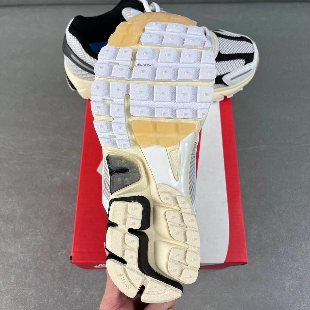 Nike Air Zoom Vomero 5 Sneaker     FN7649-110 - FashionPlug