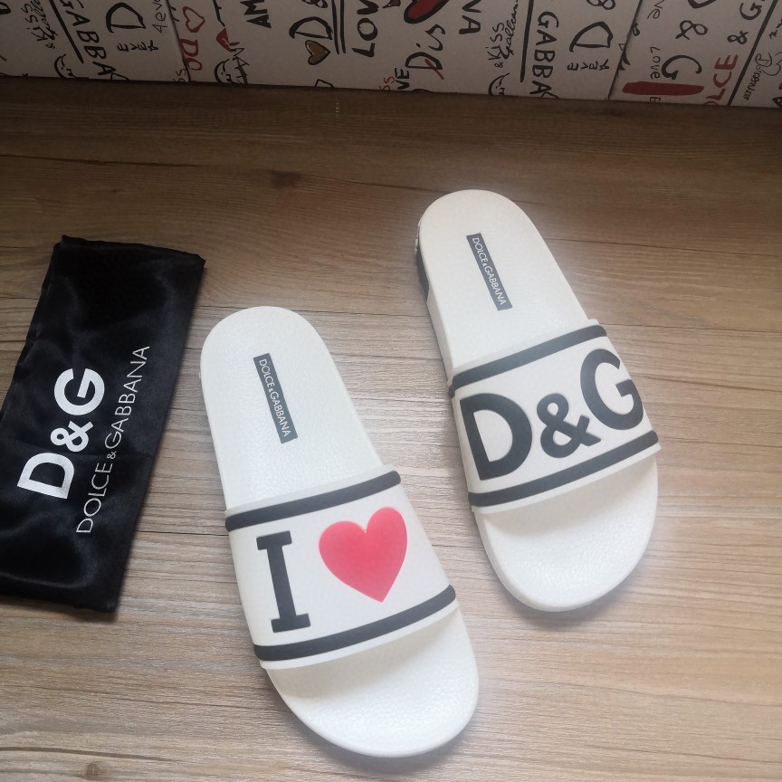 Dolce & Gabbana Logo Slides - FashionPlug