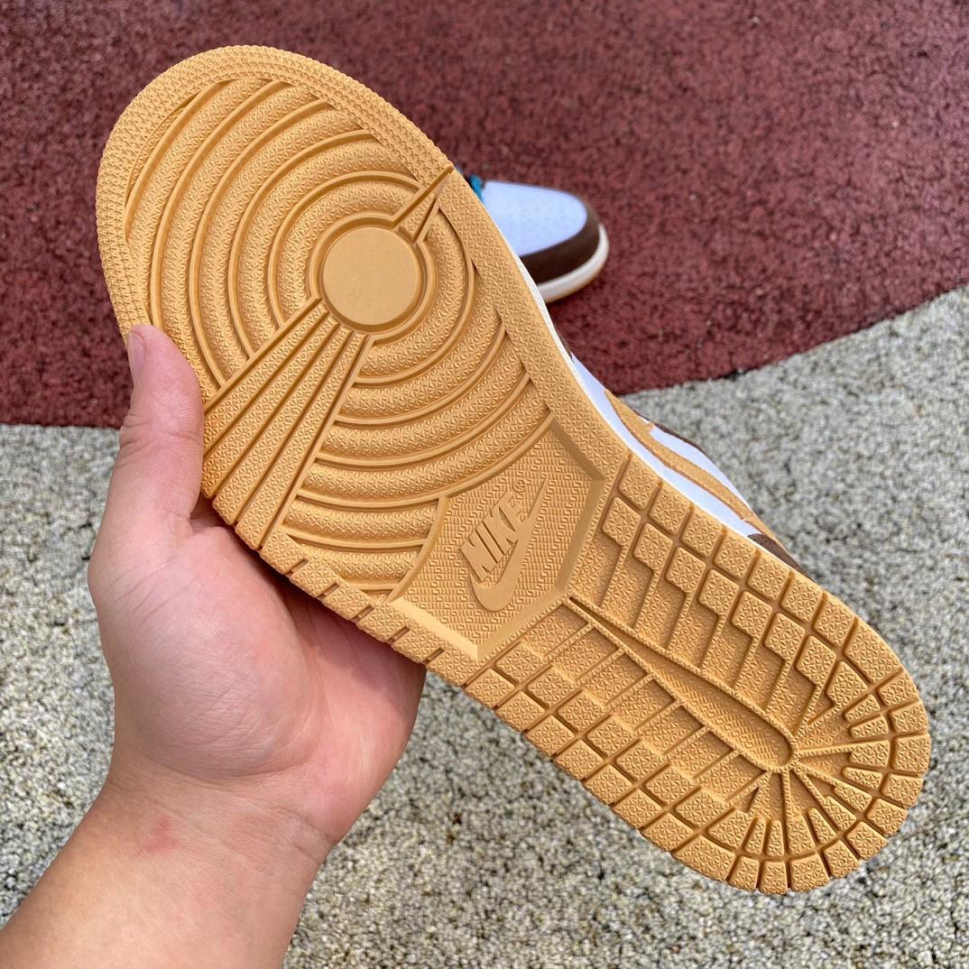 Air Jordan 1 Low Sneaker    FB2216-200 - FashionPlug