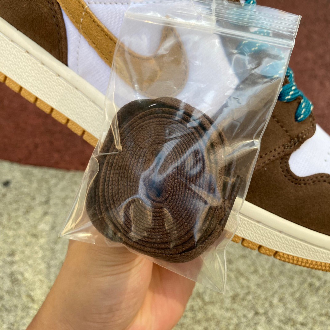 Air Jordan 1 Low Sneaker    FB2216-200 - FashionPlug