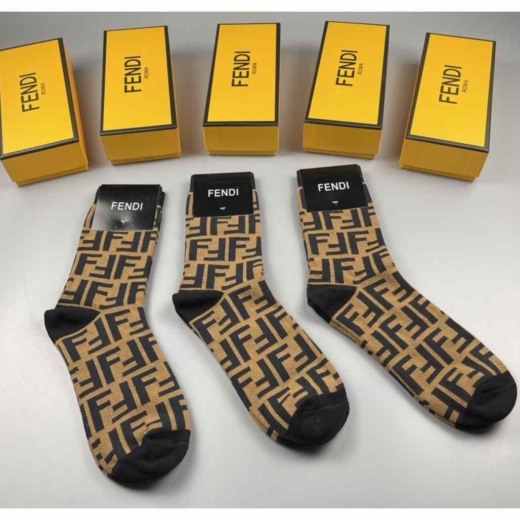 Fendi Socks /Box - FashionPlug