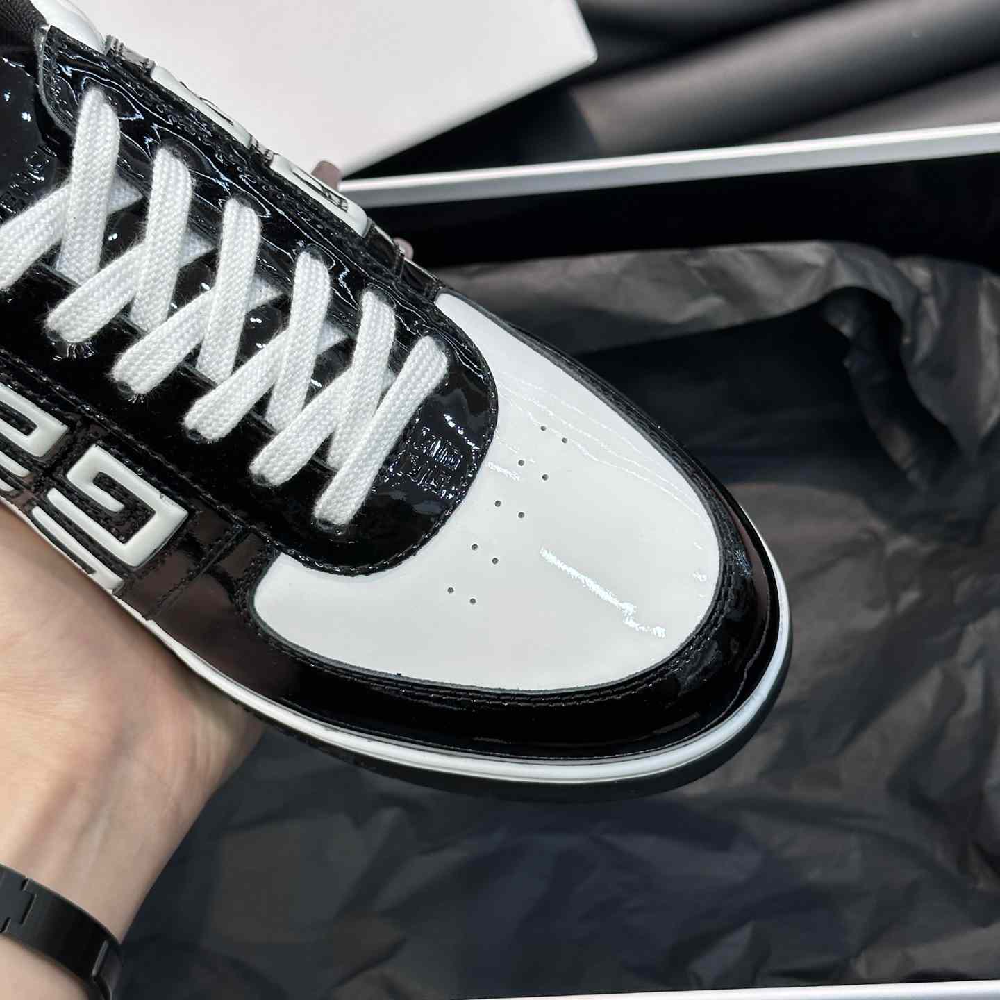 Givenchy G4 Sneakers In Patent Leather - FashionPlug