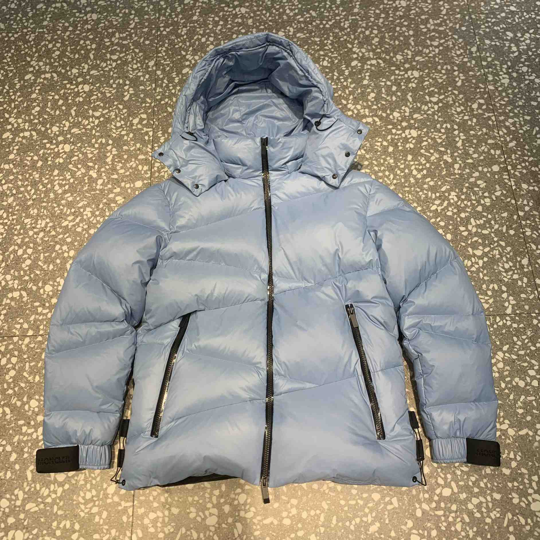 Moncler Yonne Short Down Jacket - FashionPlug