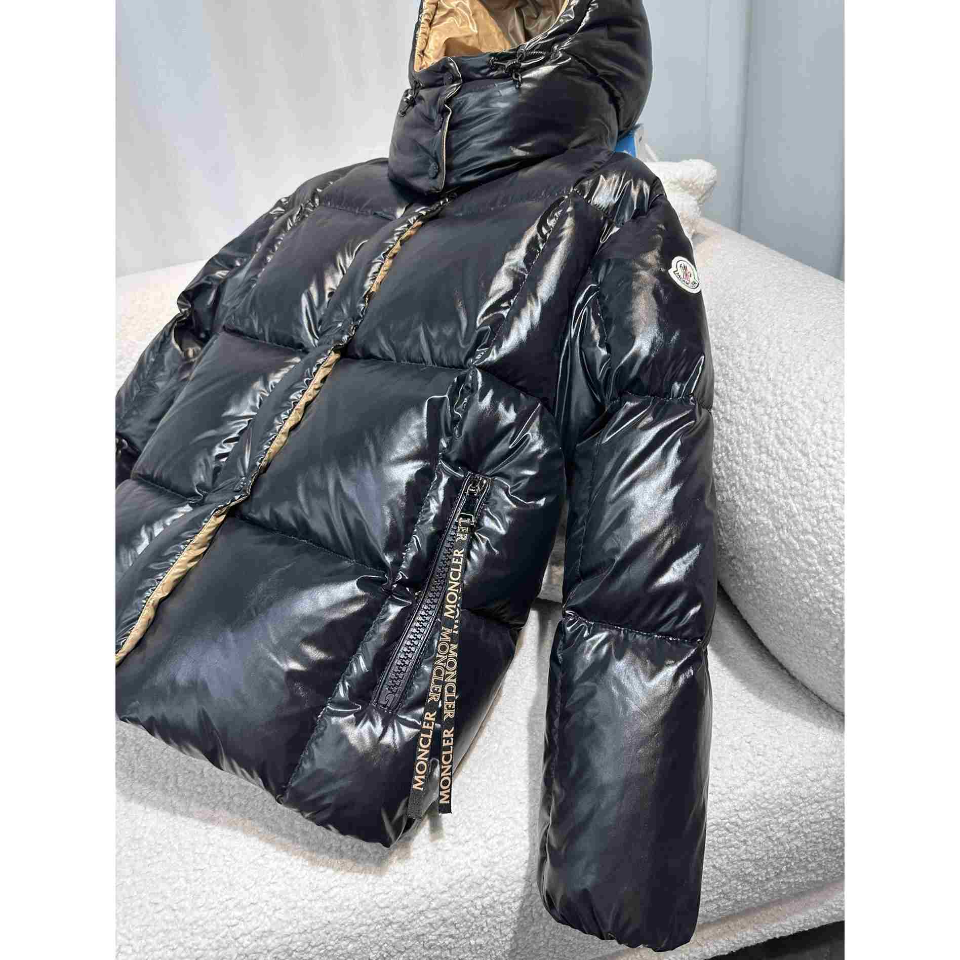 Moncler Parana Short Down Jacket - FashionPlug