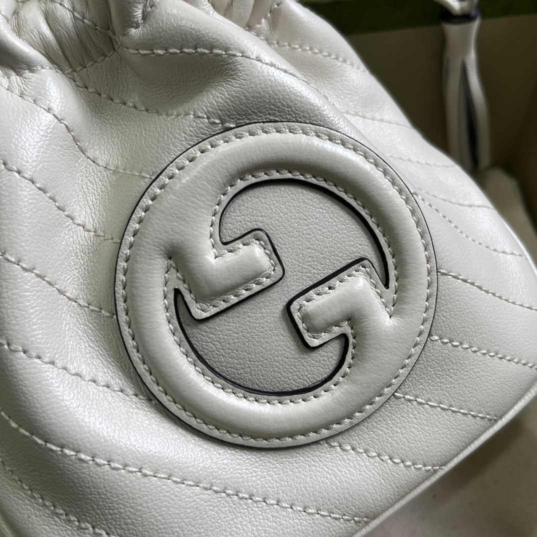 Gucci Blondie Mini Bucket Bag - FashionPlug