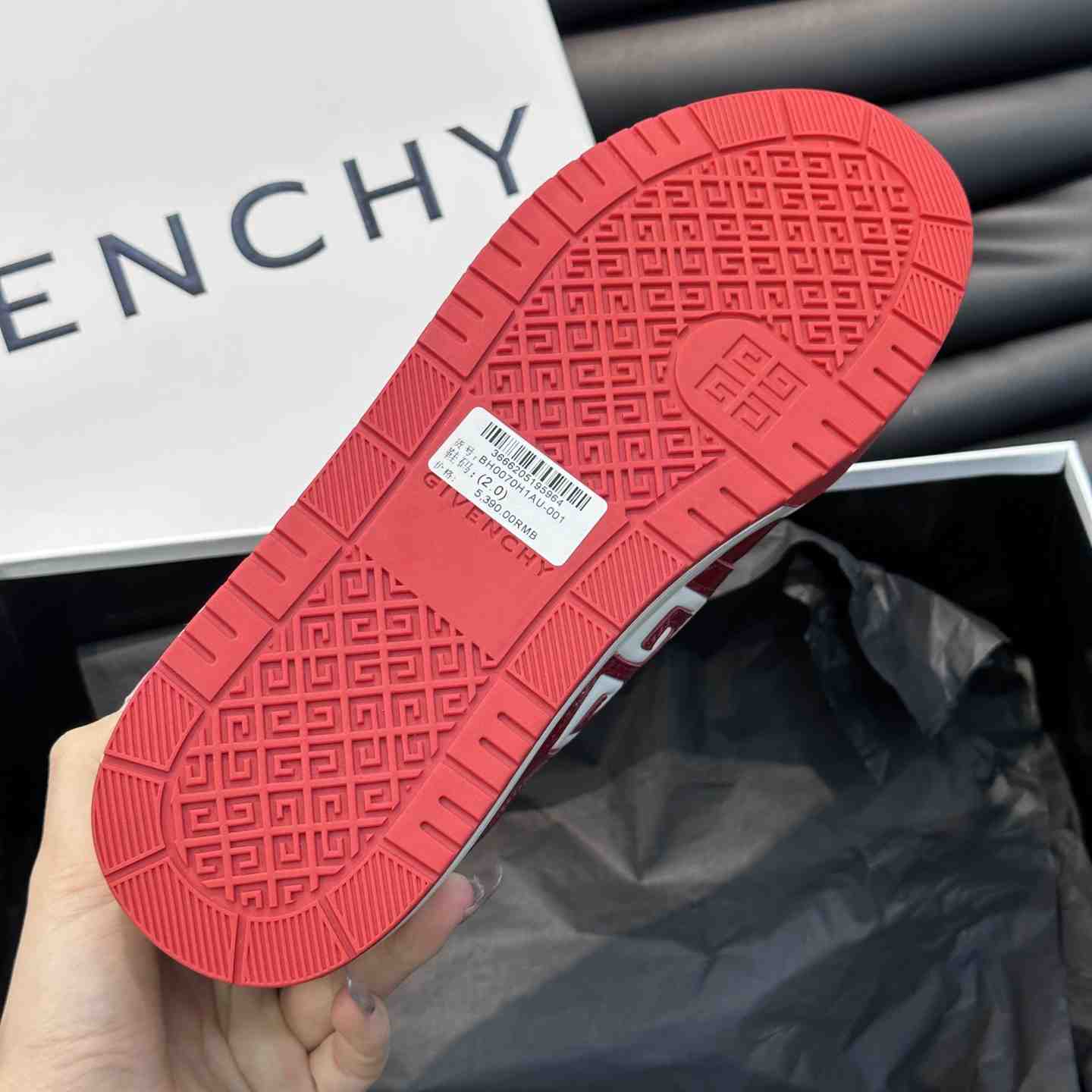 Givenchy G4 Sneakers In Patent Leather - FashionPlug