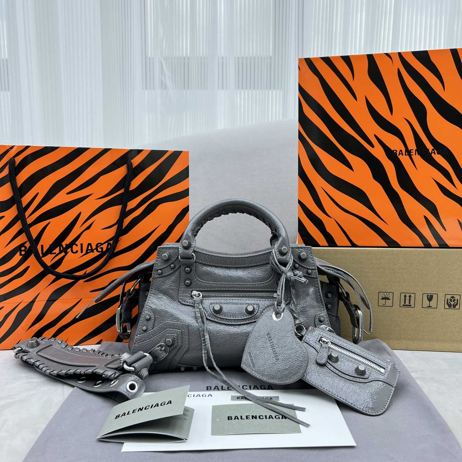 Balenciaga Neo Cagole Xs Shoulder Bag (26x13x18cm) - FashionPlug