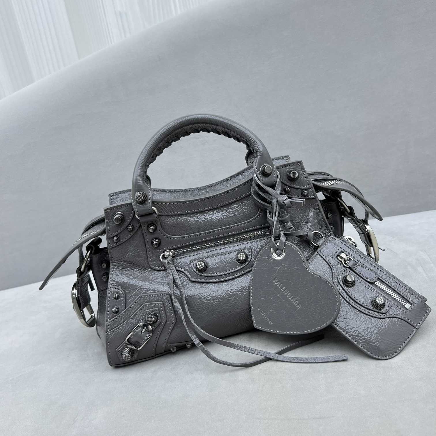 Balenciaga Neo Cagole Xs Shoulder Bag (26x13x18cm) - FashionPlug