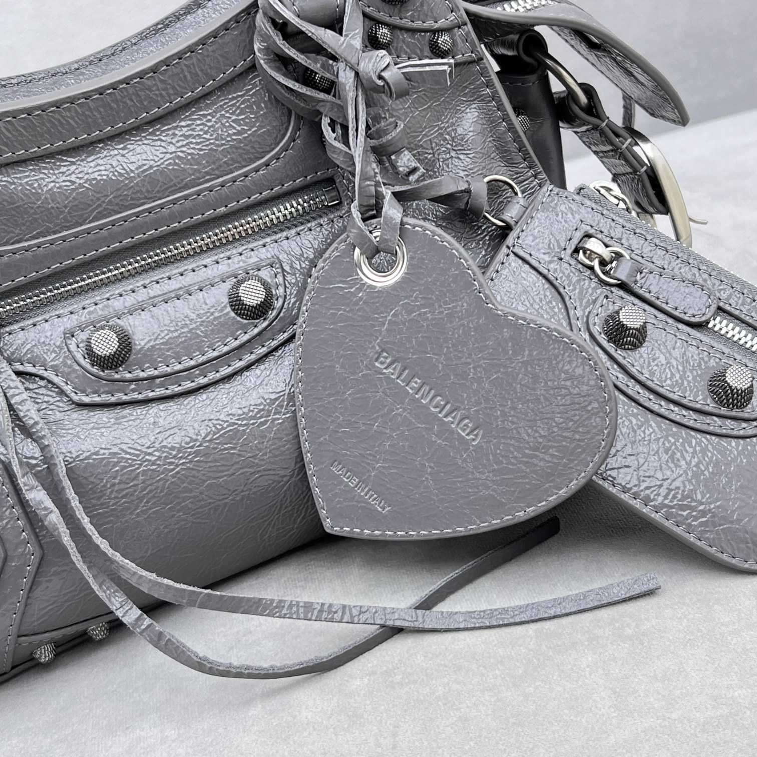 Balenciaga Neo Cagole Xs Shoulder Bag (26x13x18cm) - FashionPlug