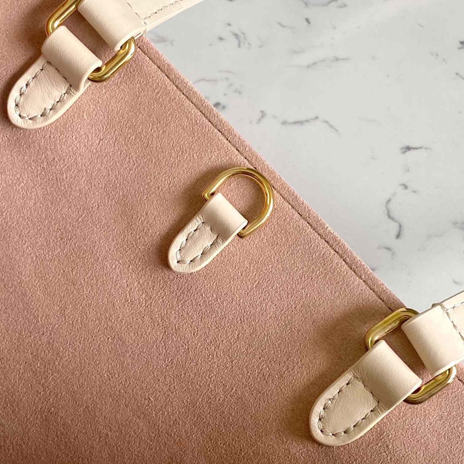 Louis Vuitton OnTheGo MM (35x27x14CM)  M21575 - FashionPlug