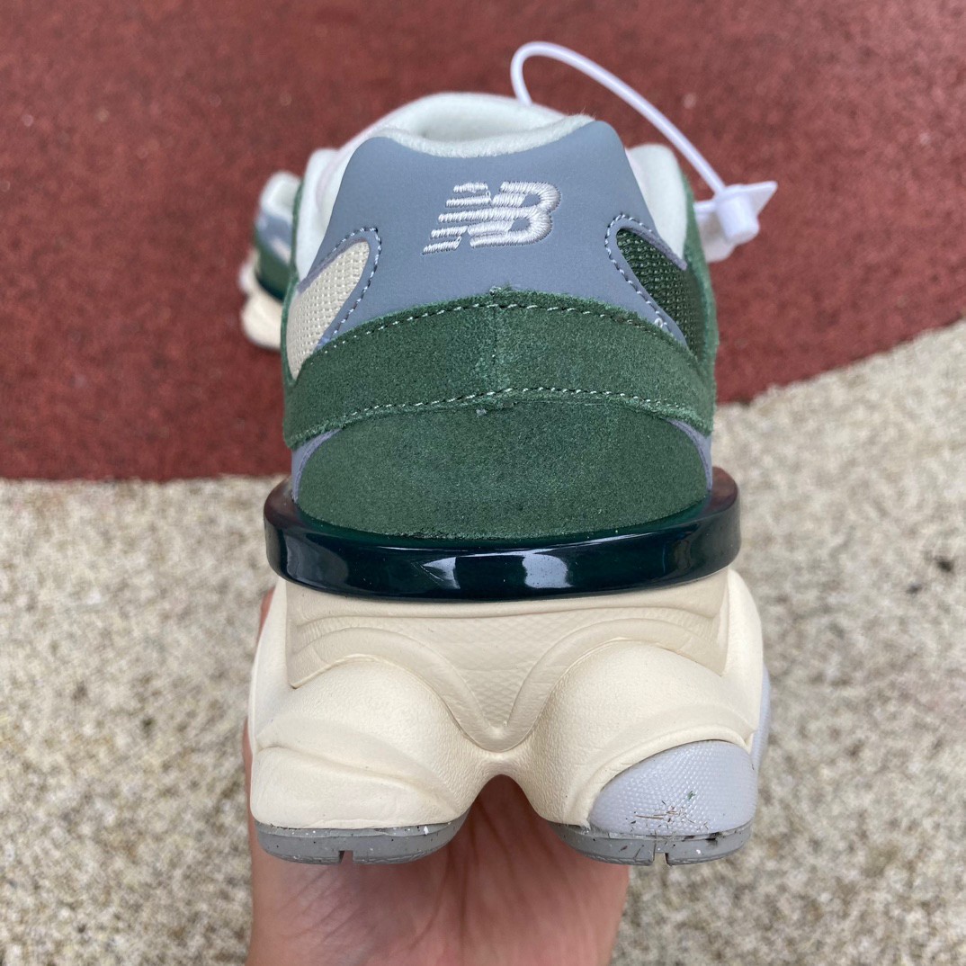 Joe Freshgoods x New Balance NB9060 Sneakers      U9060VNG - FashionPlug