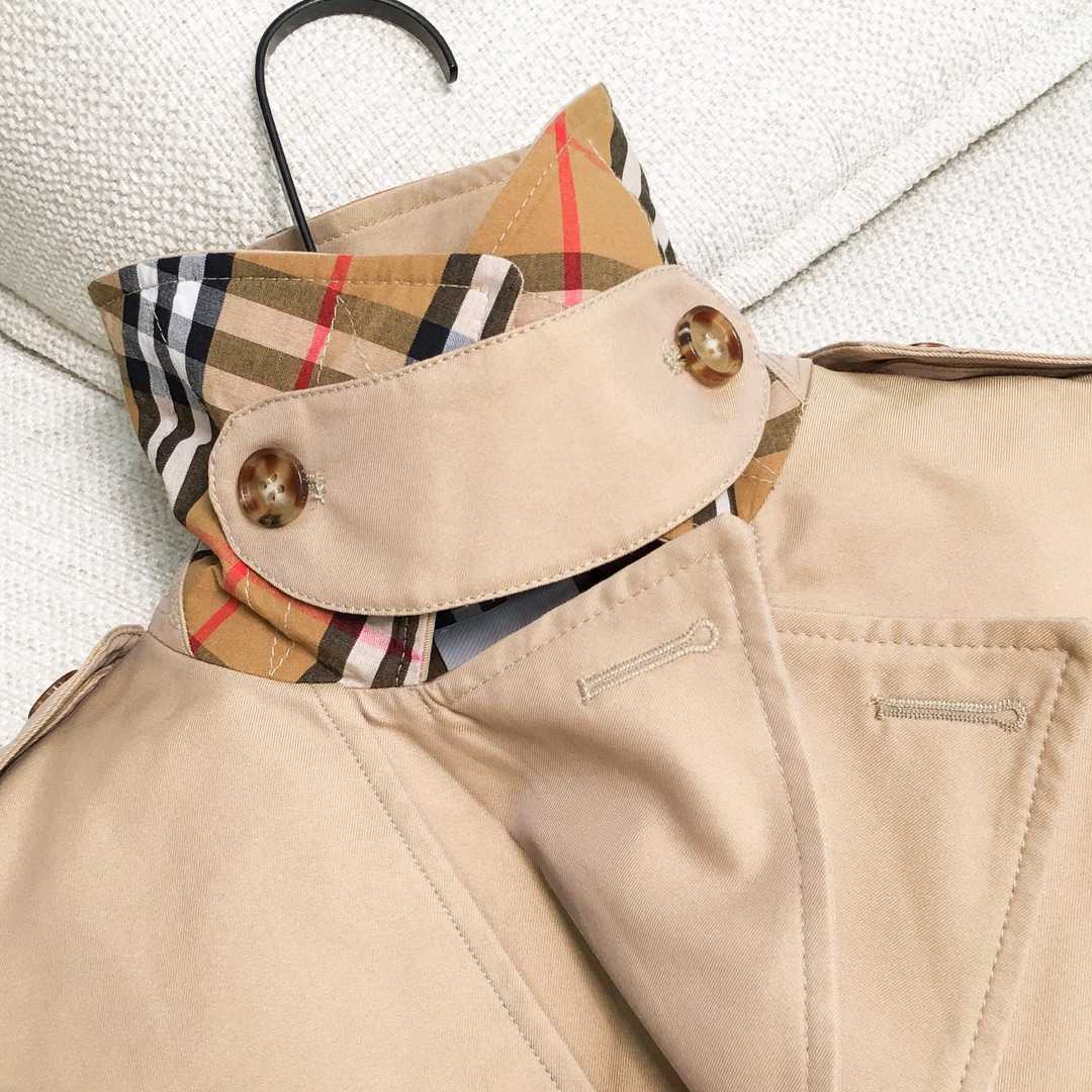 Burberry The Long Chelsea Heritage Trench Coat - FashionPlug