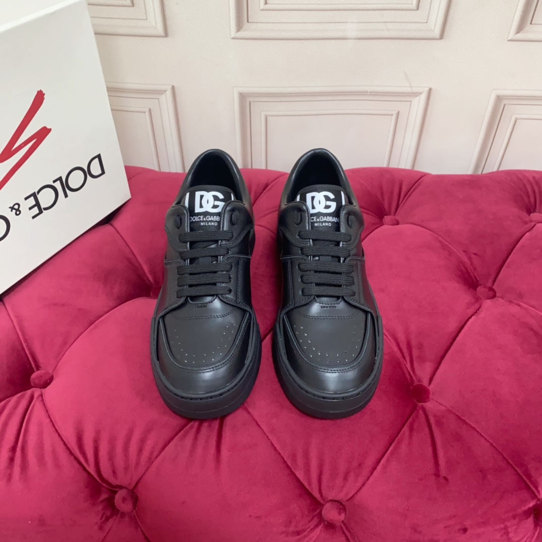 Dolce & Gabbana Black Roma Sneakers - FashionPlug