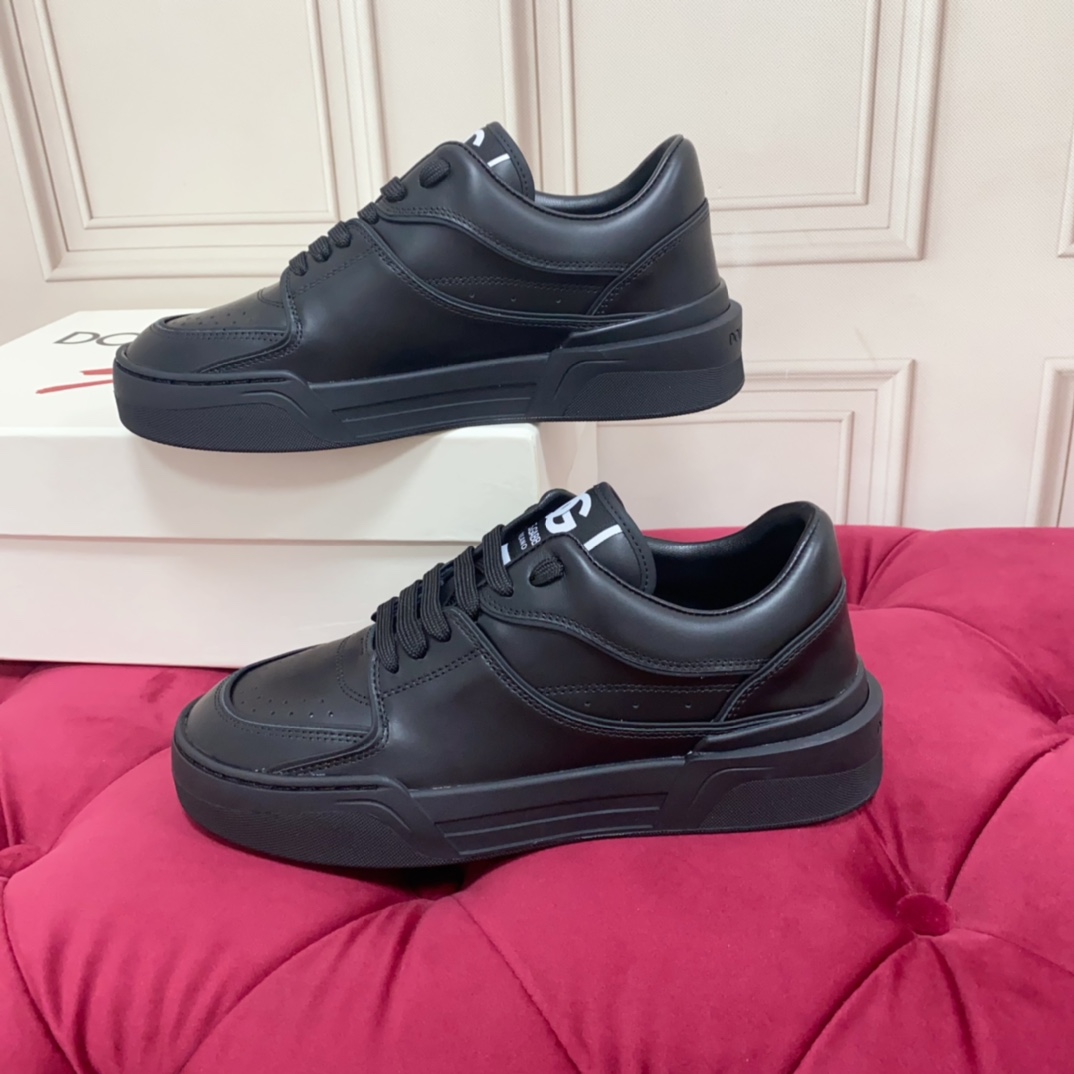 Dolce & Gabbana Black Roma Sneakers - FashionPlug
