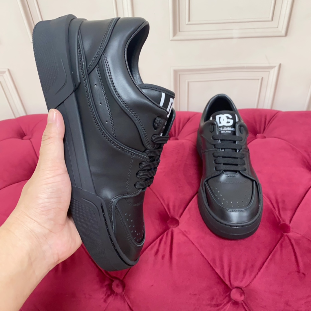 Dolce & Gabbana Black Roma Sneakers - FashionPlug
