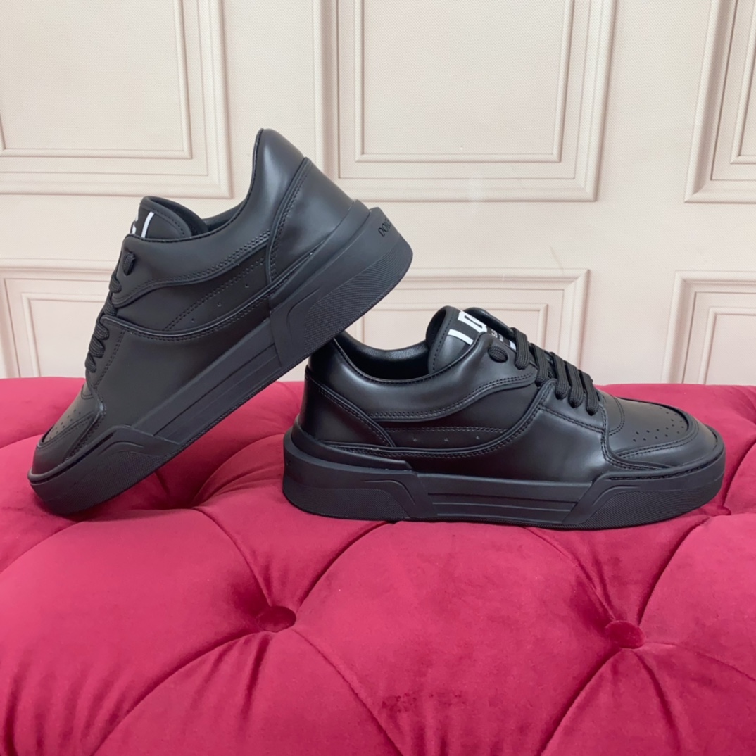 Dolce & Gabbana Black Roma Sneakers - FashionPlug