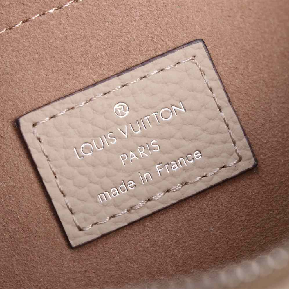 Louis Vuitton Baia PM (26 *17 *7.5cm)    M22820 - FashionPlug