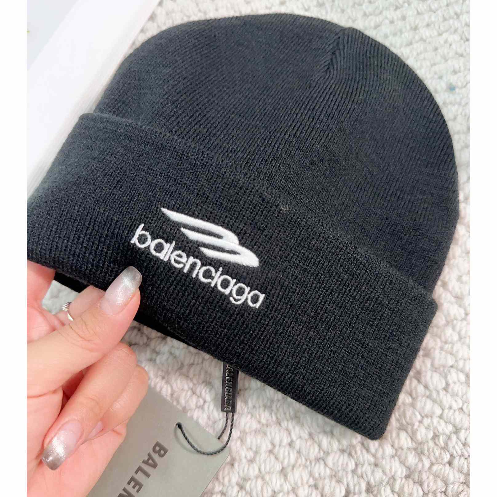 Balenciaga Sports Icon Beanie - FashionPlug