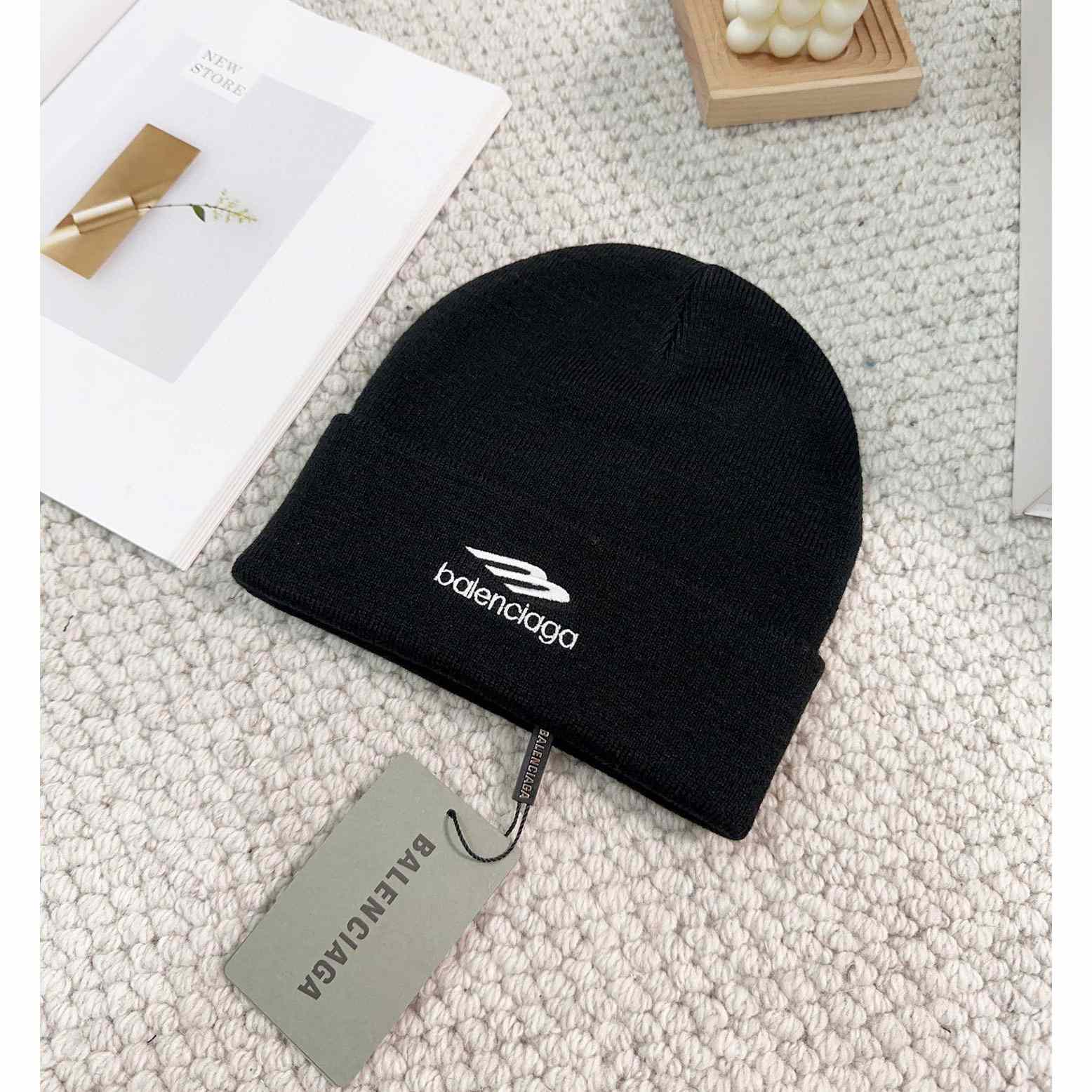 Balenciaga Sports Icon Beanie - FashionPlug