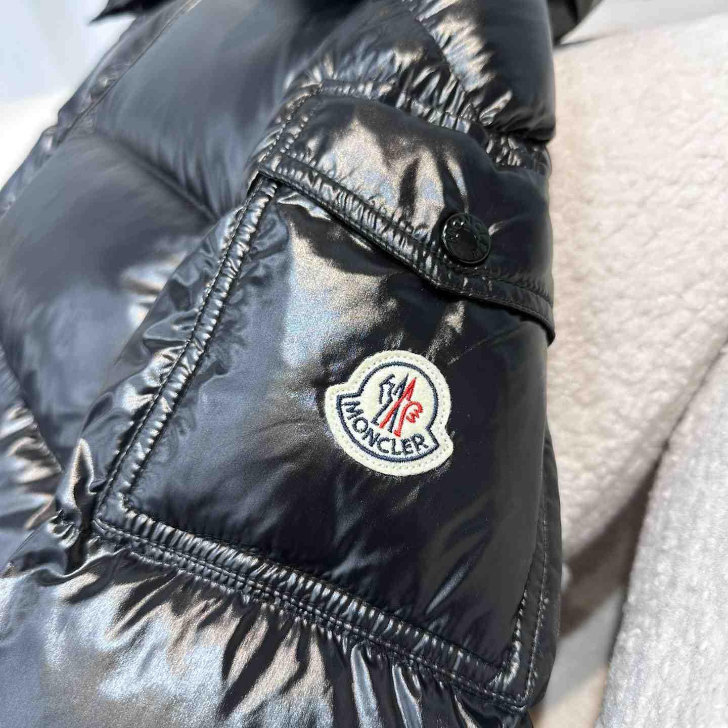 Moncler Maire Short Down Jacket - FashionPlug