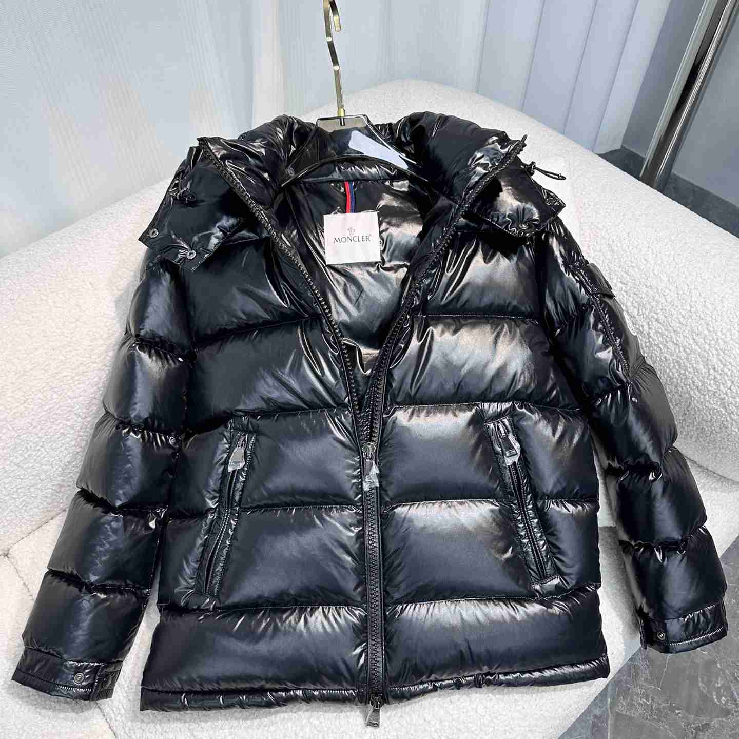Moncler Maire Short Down Jacket - FashionPlug
