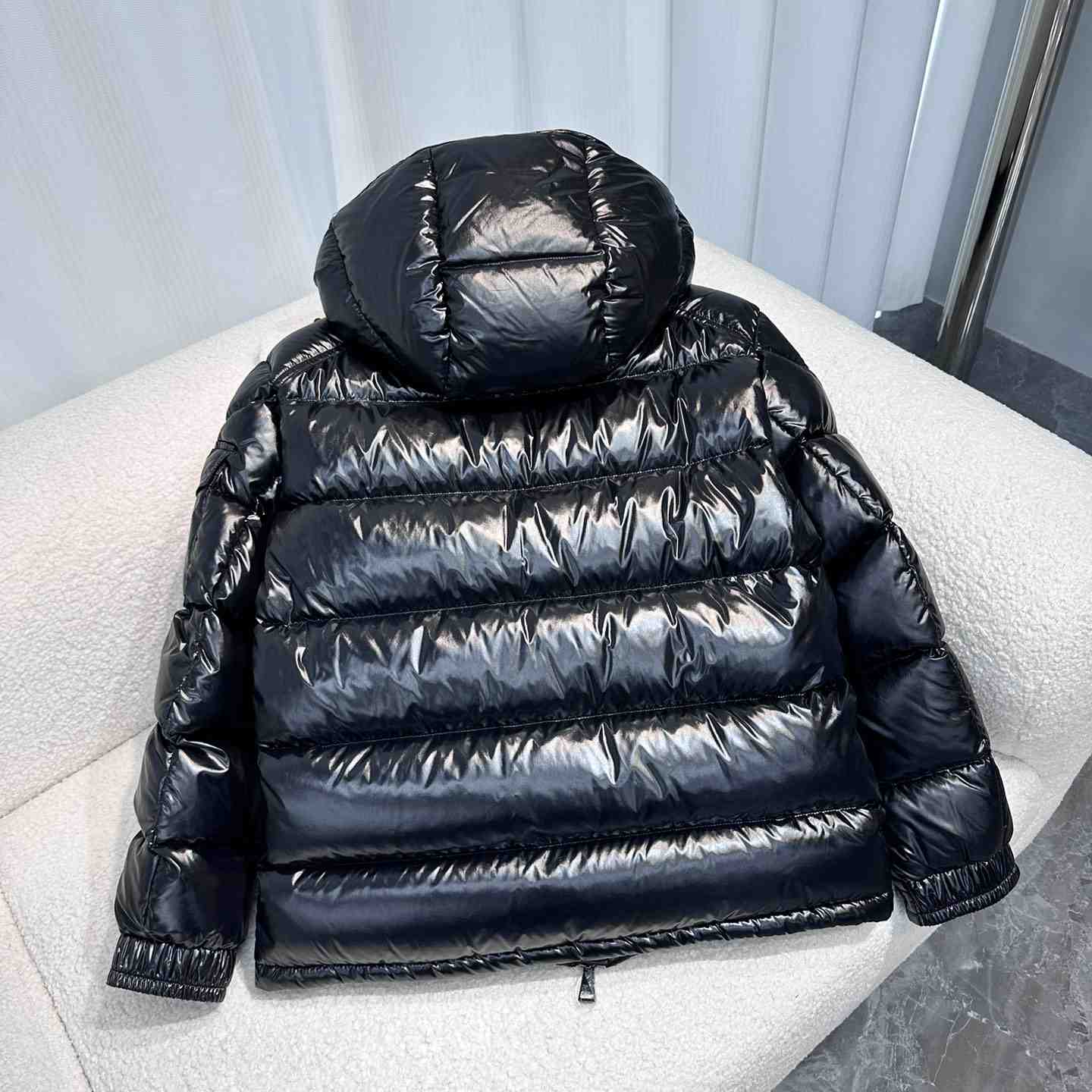 Moncler Maire Short Down Jacket - FashionPlug