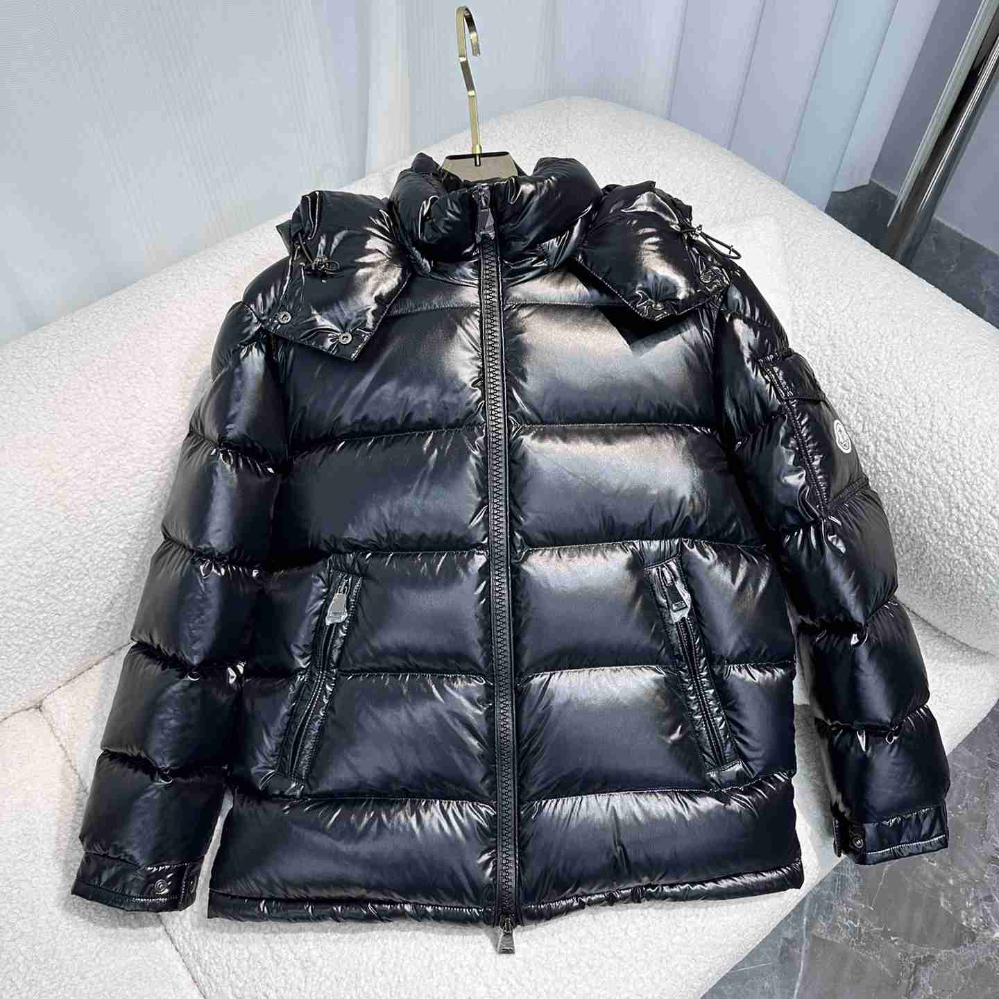 Moncler Maire Short Down Jacket - FashionPlug