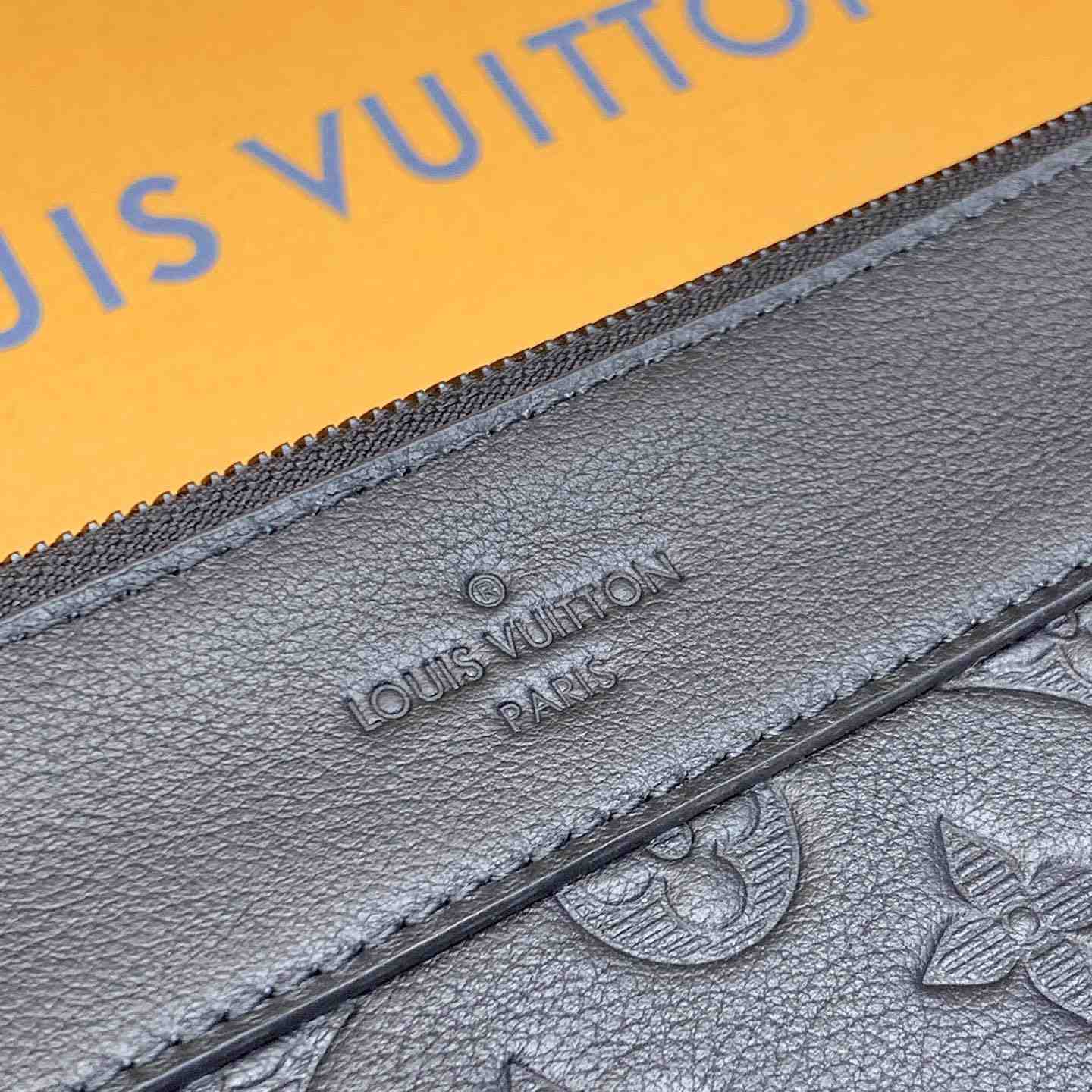 Louis Vuitton Pochette Voyage Souple (32 x 21 x 8cm)  M82545 - FashionPlug
