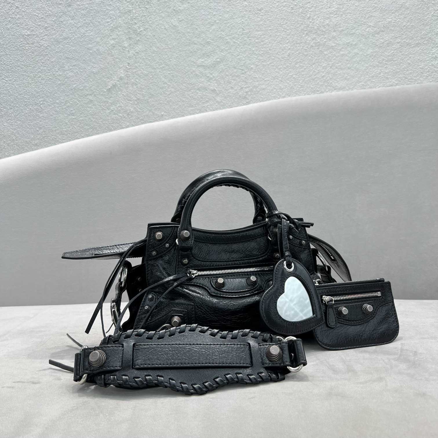 Balenciaga Neo Cagole Xs Shoulder Bag (26x13x18cm) - FashionPlug