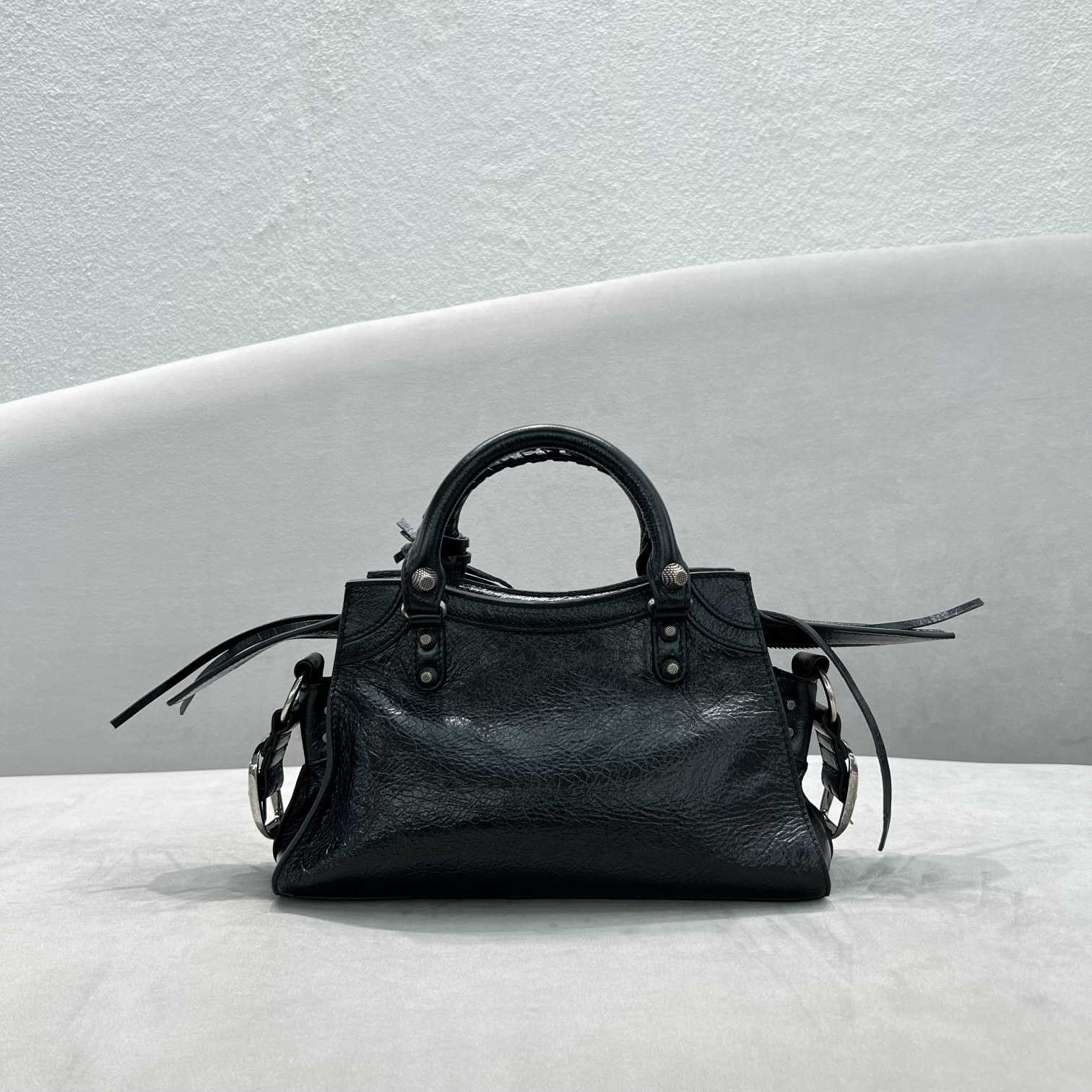 Balenciaga Neo Cagole Xs Shoulder Bag (26x13x18cm) - FashionPlug