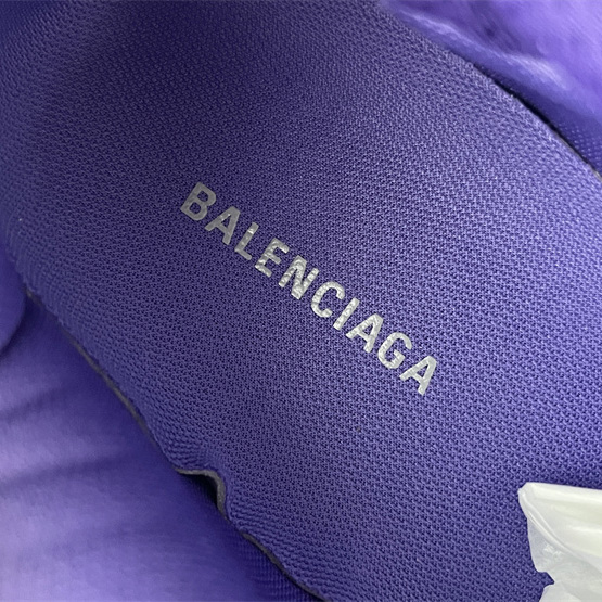 Balenciaga Runner Sneaker  - FashionPlug