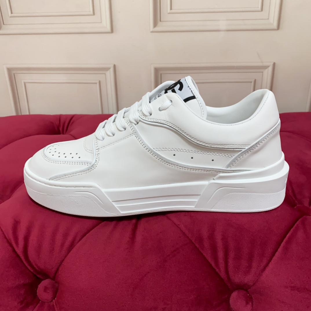 Dolce & Gabbana New Roma Sneakers - FashionPlug